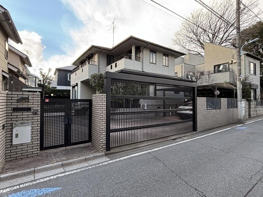 5LDK Home with Garden in Minami-Ogikubo - Photo 1