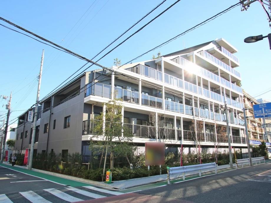 Stylish 3LDK Apartment with Rooftop in Edogawa - Photo 1
