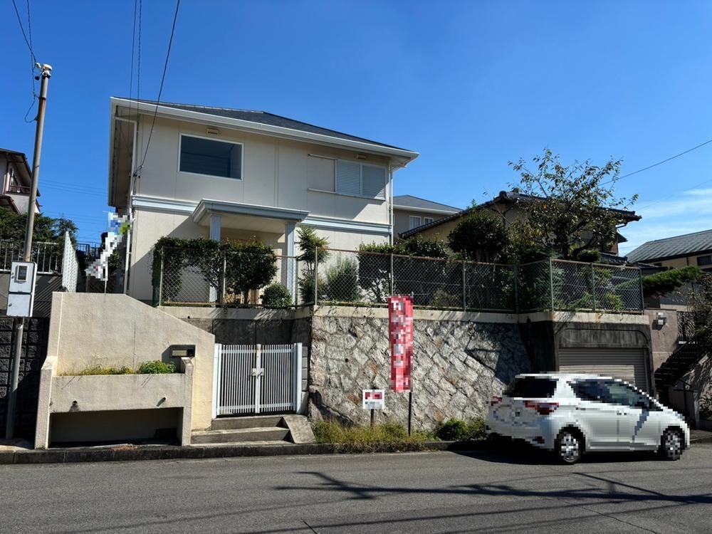 Recently Renovated 5LDK Home in Mitakidai - Photo 1