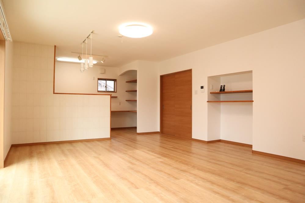 Modern 3LDK Home Near Tsumasaki Station - Photo 1