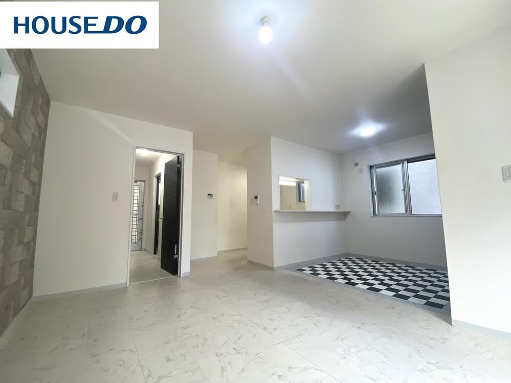 Modern 3LDK House Near Yamanote Elementary School - Photo 1