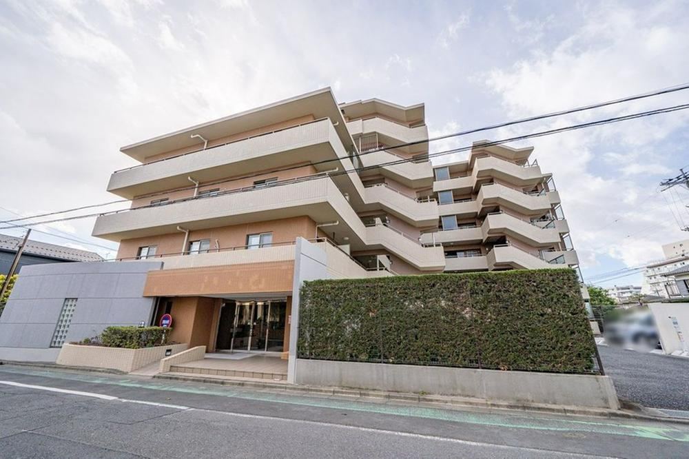 Spacious 3LDK Corner Unit Near Warabi Station - Photo 1