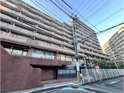 Renovated 3LDK Apartment with Great Sunlight in Nishi-ku, Yokohama - Photo 1