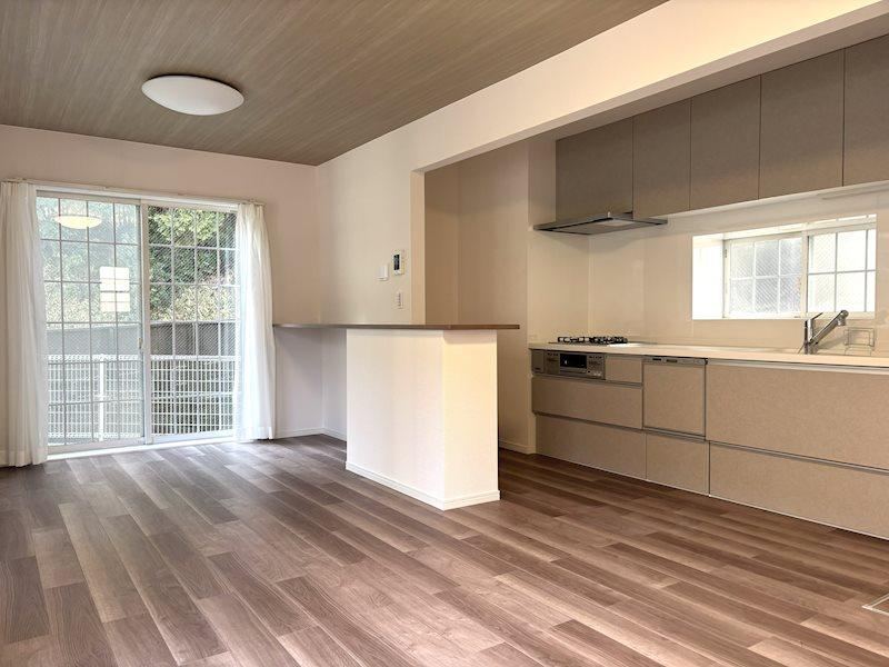 Renovated 2LDK+2S House in Yokohama - Photo 1