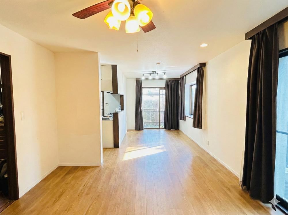 Spacious 5LDK Detached House in Tamagawa - Photo 1