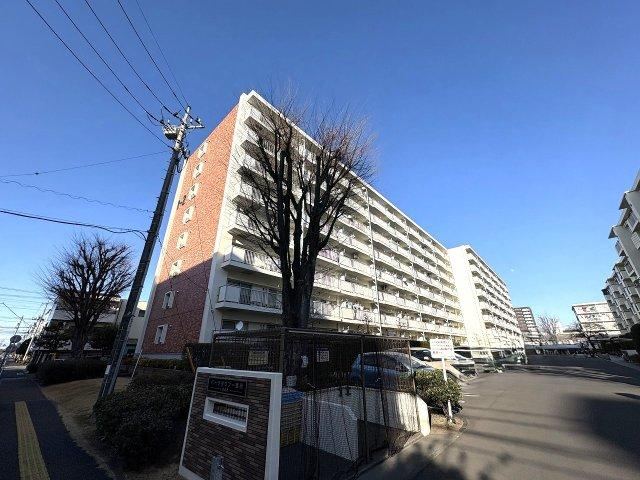 Spacious 3LDK Apartment with Modern Amenities in Sengen-dai - Photo 1