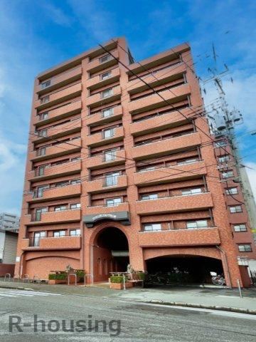 Affordable 3LDK Apartment in Chuo Yadomecho - Photo 1