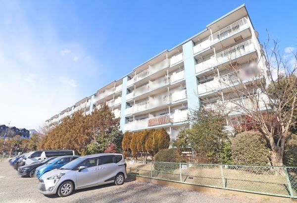 Spacious 3LDK Corner Apartment in Funabashi - Photo 1