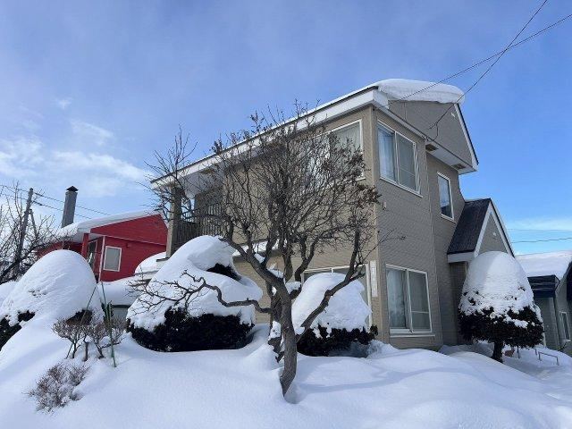 Convenient 4LDK House Near Hoshimi Station in Sapporo - Photo 1