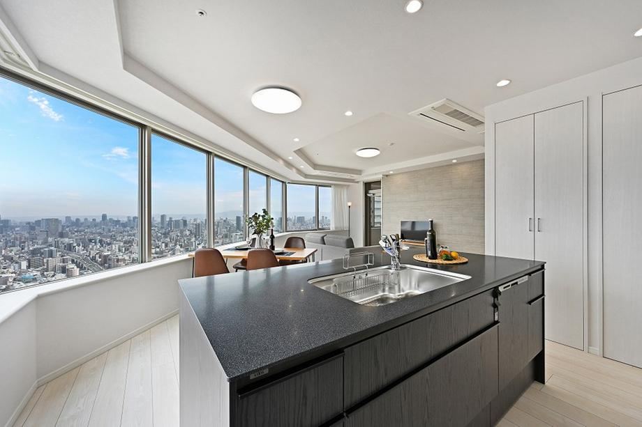 3LDK apartment in Minato Ward, Osaka - Photo 1
