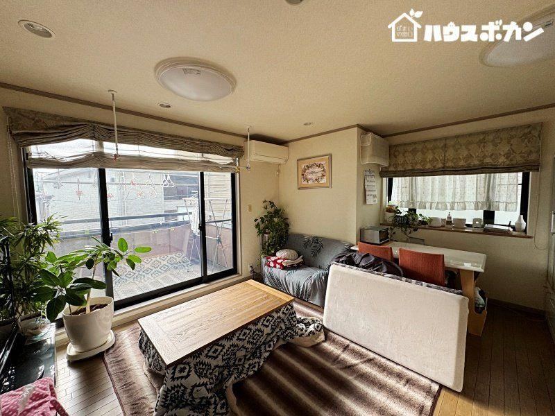 Bright 3LDK House Near Hatta Station - Photo 1