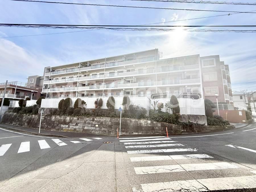 Flat Approach 3LDK Apartment Near Totsuka Station - Photo 1