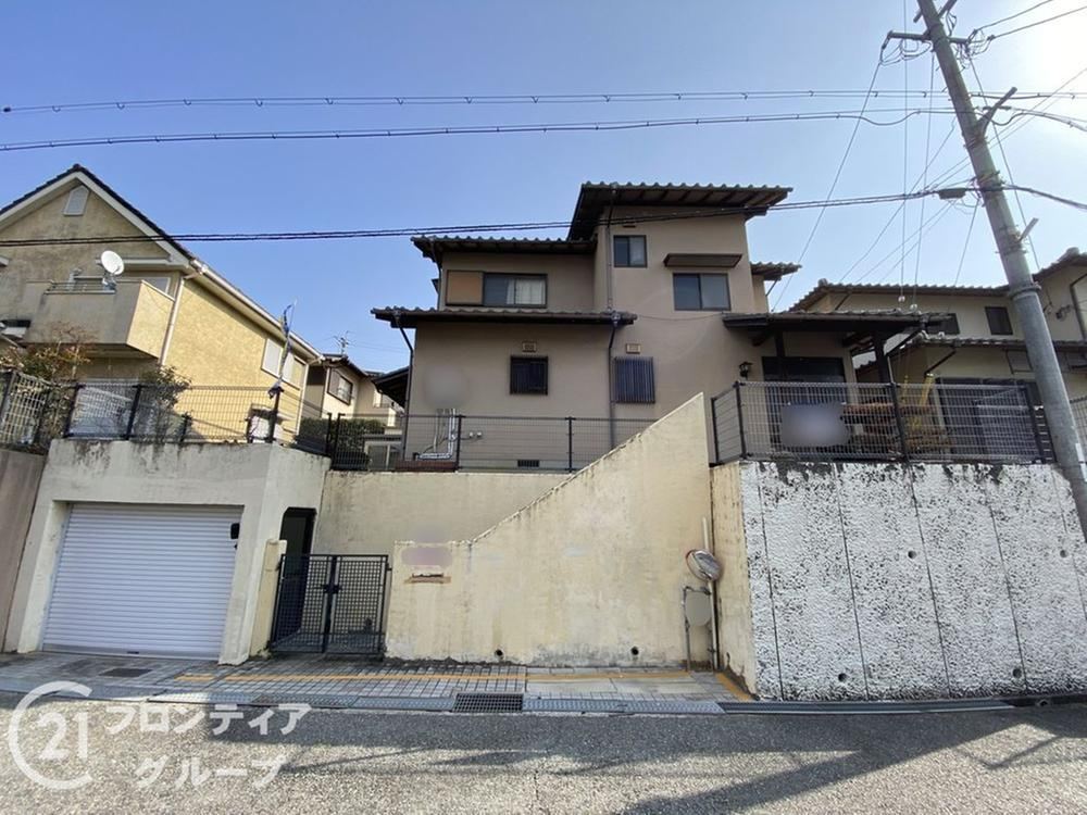 Convenient 4LDK House with Future Renovation in Minami, Osaka - Photo 1