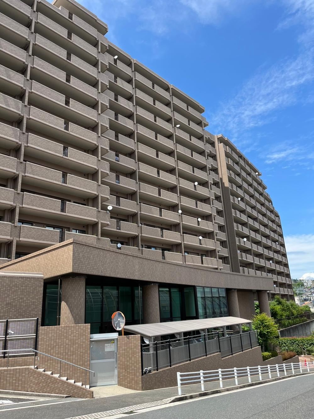 4LDK apartment in Nishi Ward, Hiroshima - Photo 1