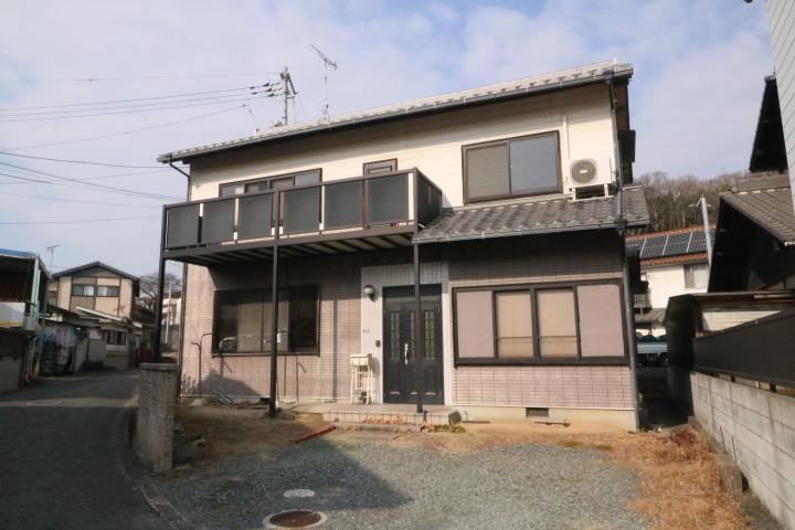 Spacious 4LDK House Near Schools in Kurashiki - Photo 1