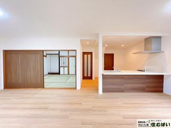 Spacious 4LDK House with Parking in Shin-Miyama - Photo 1