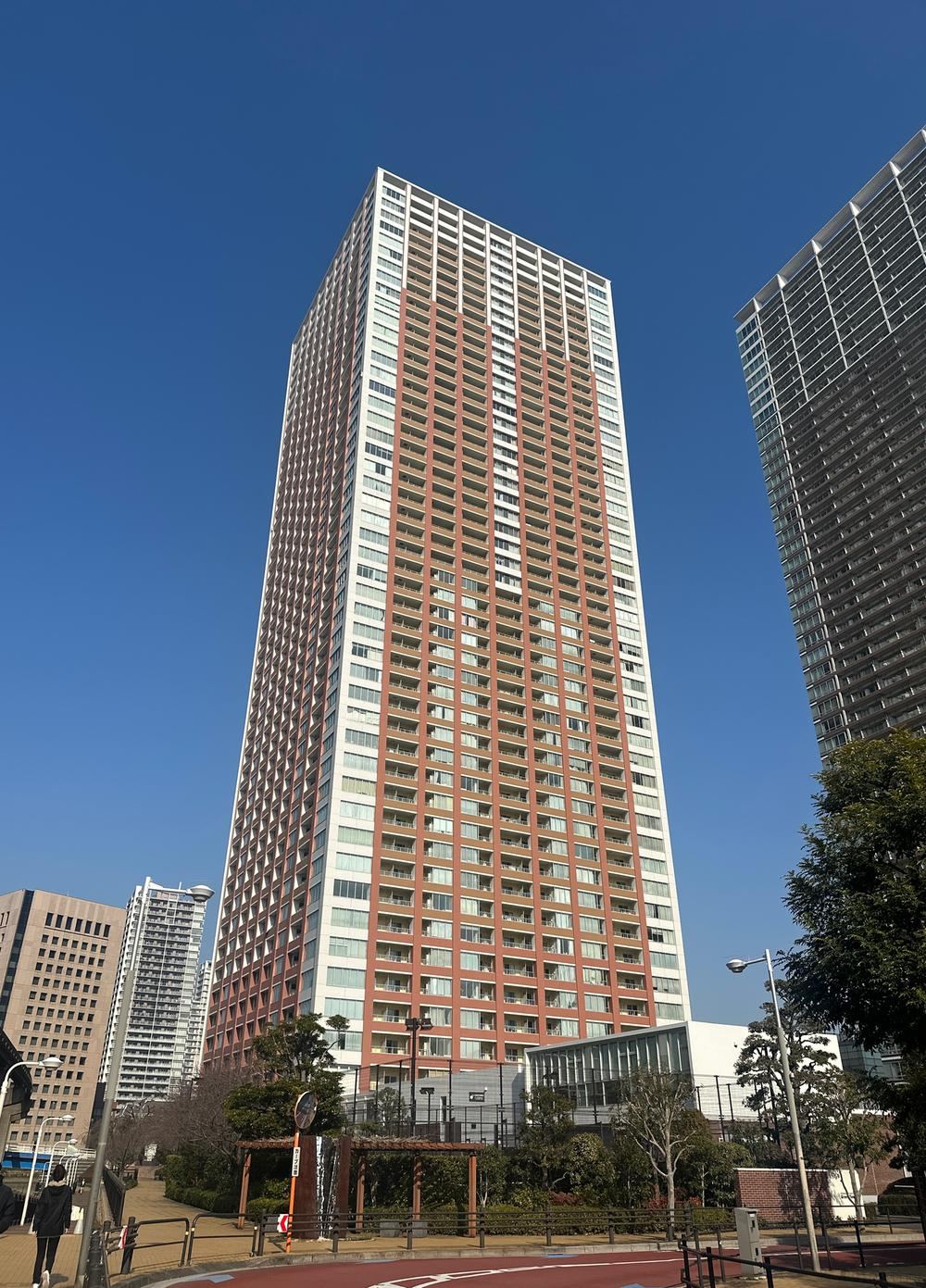 3LDK+S apartment in Minato Ward, Tokyo - Photo 1