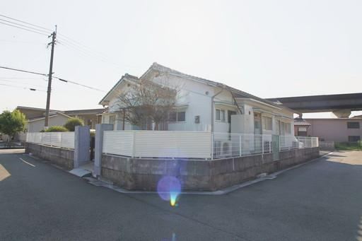 Renovated 4DK Bungalow Near Minami-Oita Station - Photo 1