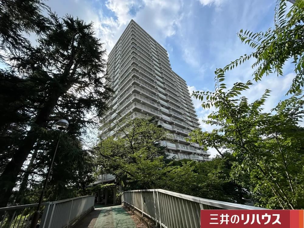 Spacious 4LDK Apartment in Nakadai - Photo 1