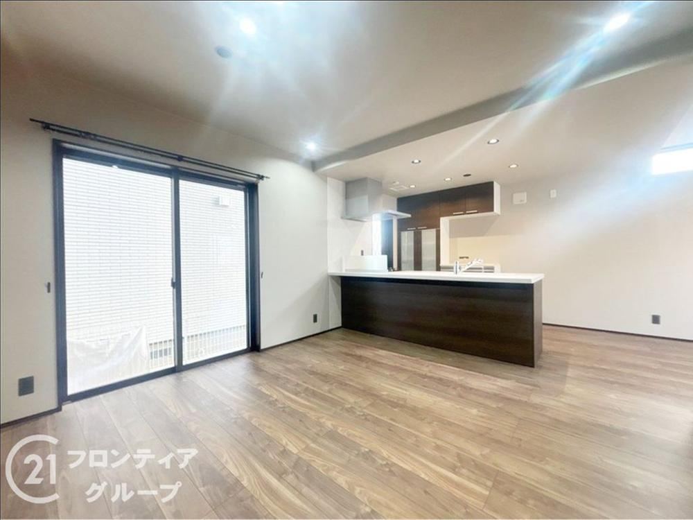 Corner Lot 3LDK House with Ample Storage - Photo 1