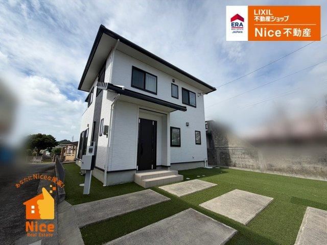 Spacious 5LDK House with Large Lot in Itoman - Photo 1