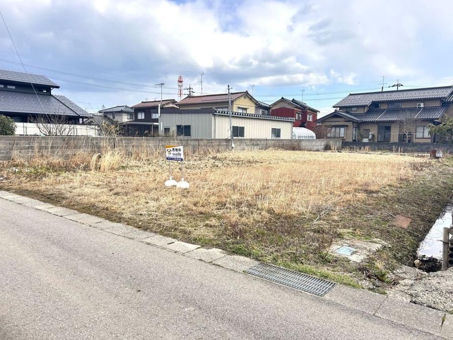 491 m² land in Nanao, Ishikawa - Photo 1