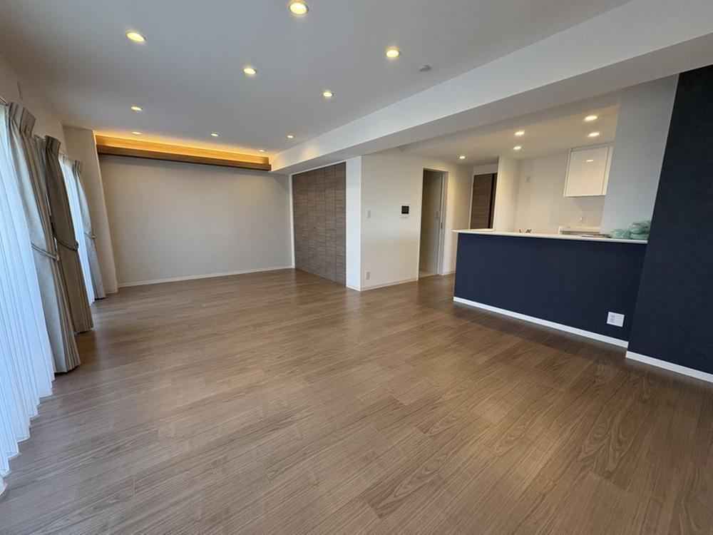 2LDK apartment in Tarumi Ward, Kobe, Hyogo - Photo 1