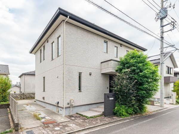 Quality 3LDK Home with Garage Built by Sekisui House - Photo 1