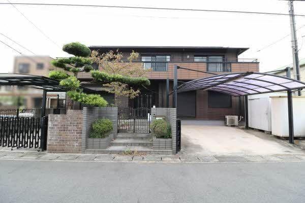 Spacious 7LDK Corner Lot House - Photo 1