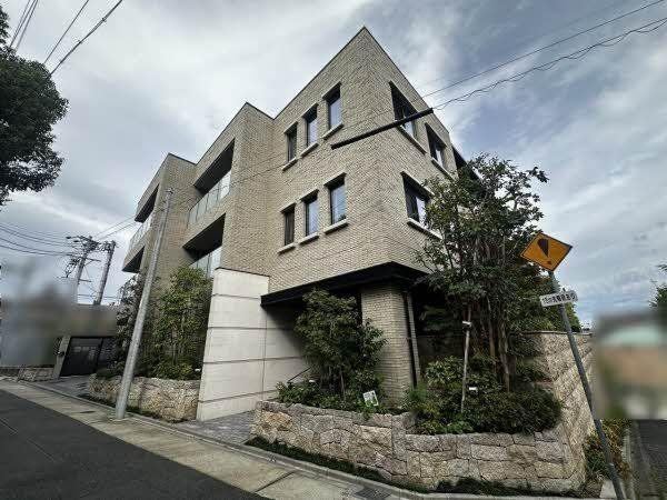 2LDK apartment in Chikusa Ward, Nagoya, Aichi - Photo 1