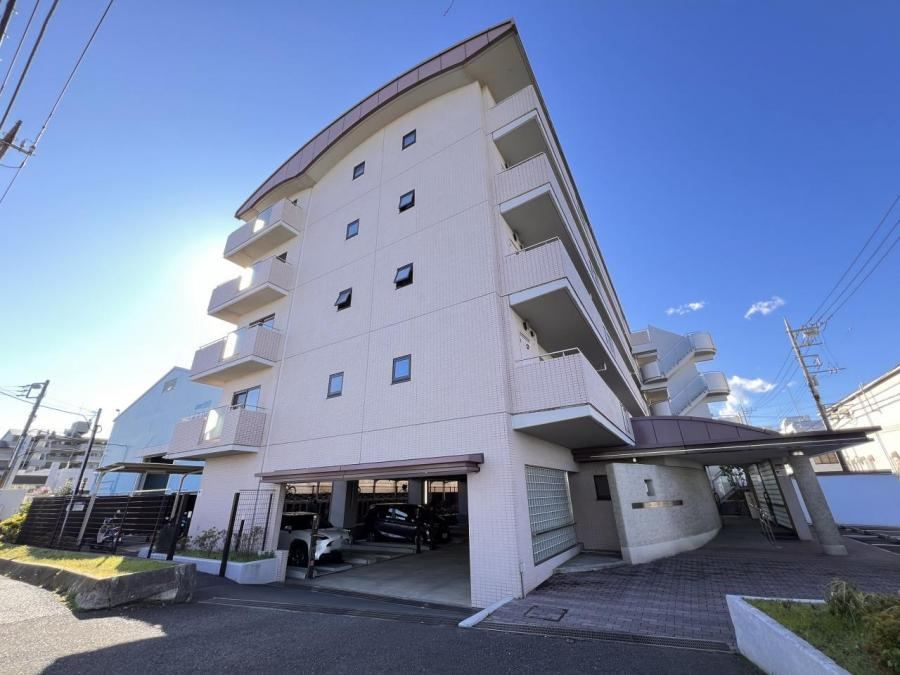 Modern 3LDK Apartment with Gift Offer in Yamato - Photo 1