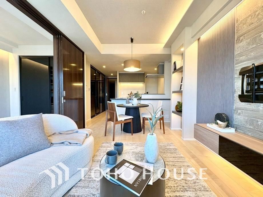 The Grand Residence - Elegant Living - Photo 1