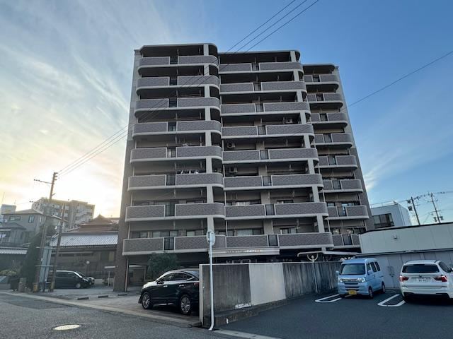 4LDK apartment in Moji Ward, Kitakyushu, Fukuoka - Photo 1