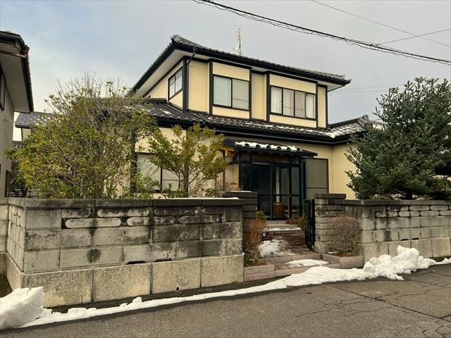 4LDK+2S Home in Tsuruoka with Great Sunlight - Photo 1