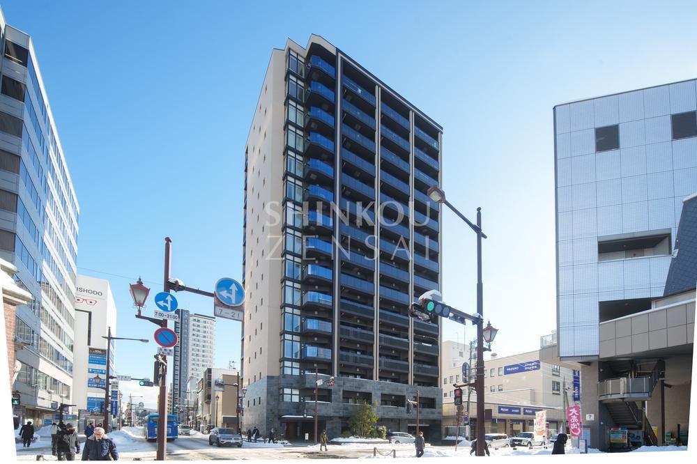Upcoming 3LDK Apartment with Modern Design - Photo 1
