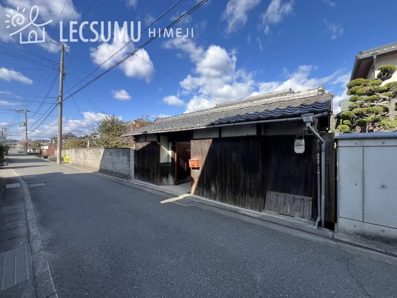 Expansive 7LDK+S House in Himeji's Nozato Area - Photo 1