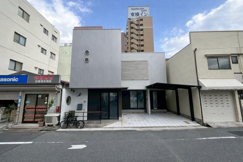 Designer Home in Prime Location Near Okayama Station - Photo 1