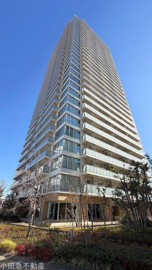 Modern 1LDK Apartment in Megumicho - Photo 1