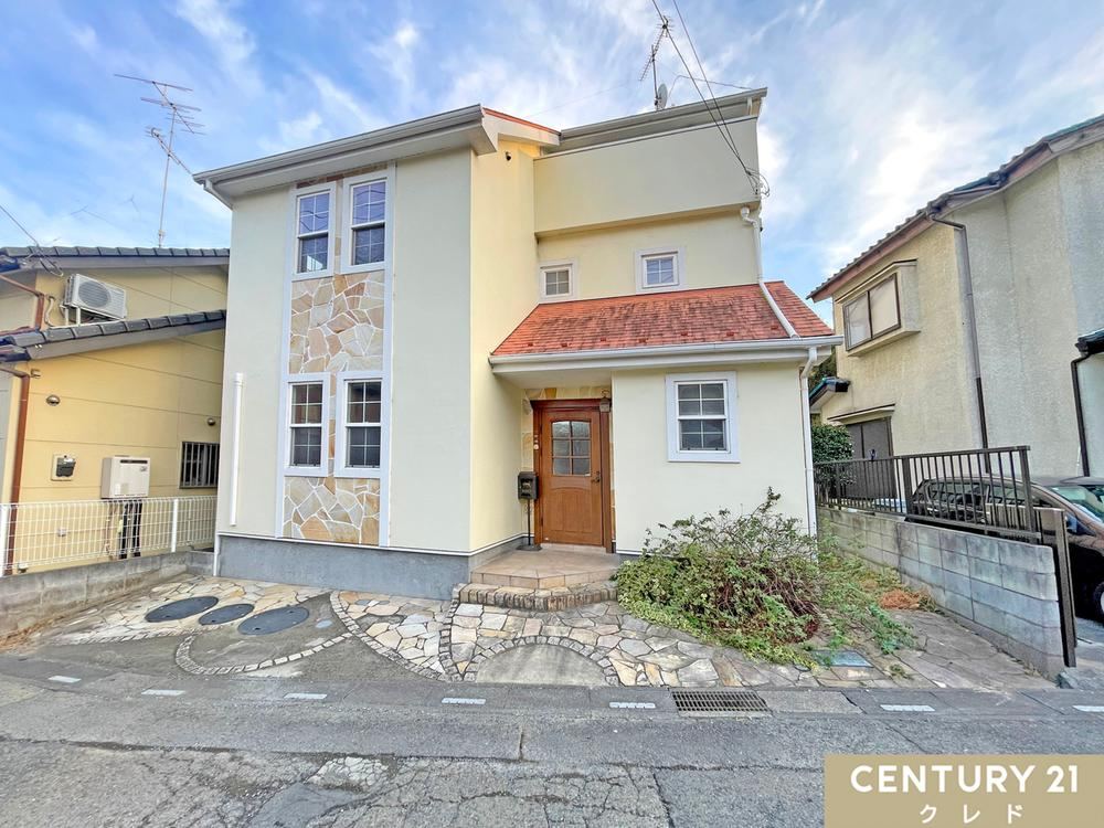 Modern 5LDKK Home with Three Stories in Yoshimi - Photo 1