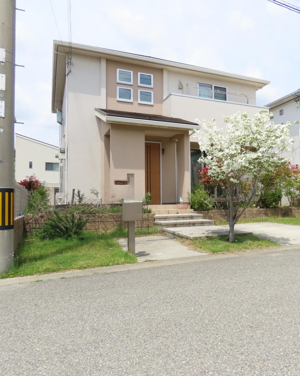 4LDK house in Mino, Osaka - Photo 1