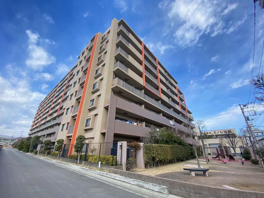 Spacious 2LDK Apartment in Saitama - Photo 1
