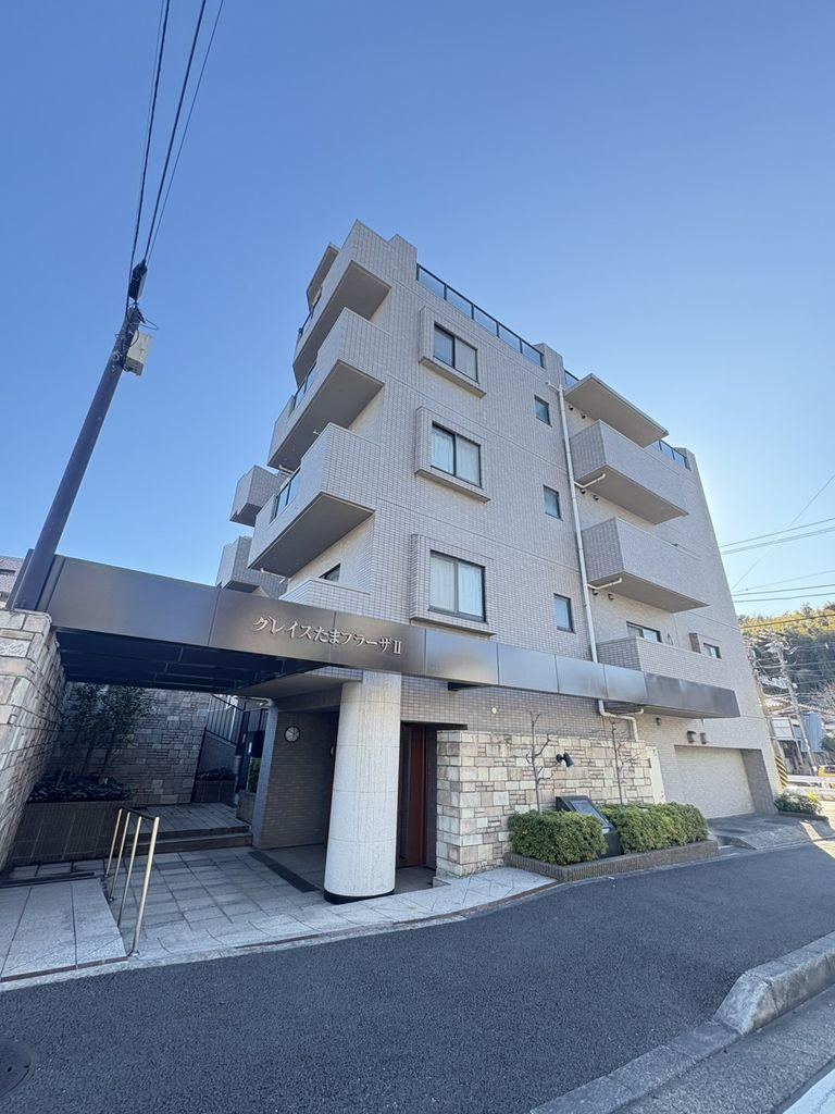 Stylish 3LDK Apartment in Utsukushigaoka - Photo 1