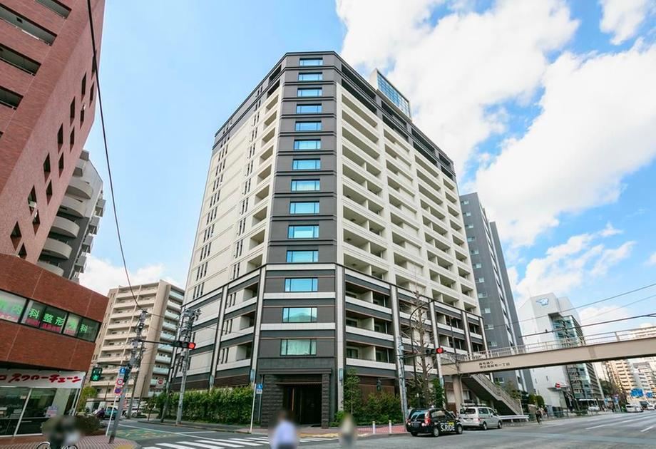 3LDK apartment in Minato Ward, Tokyo - Photo 1