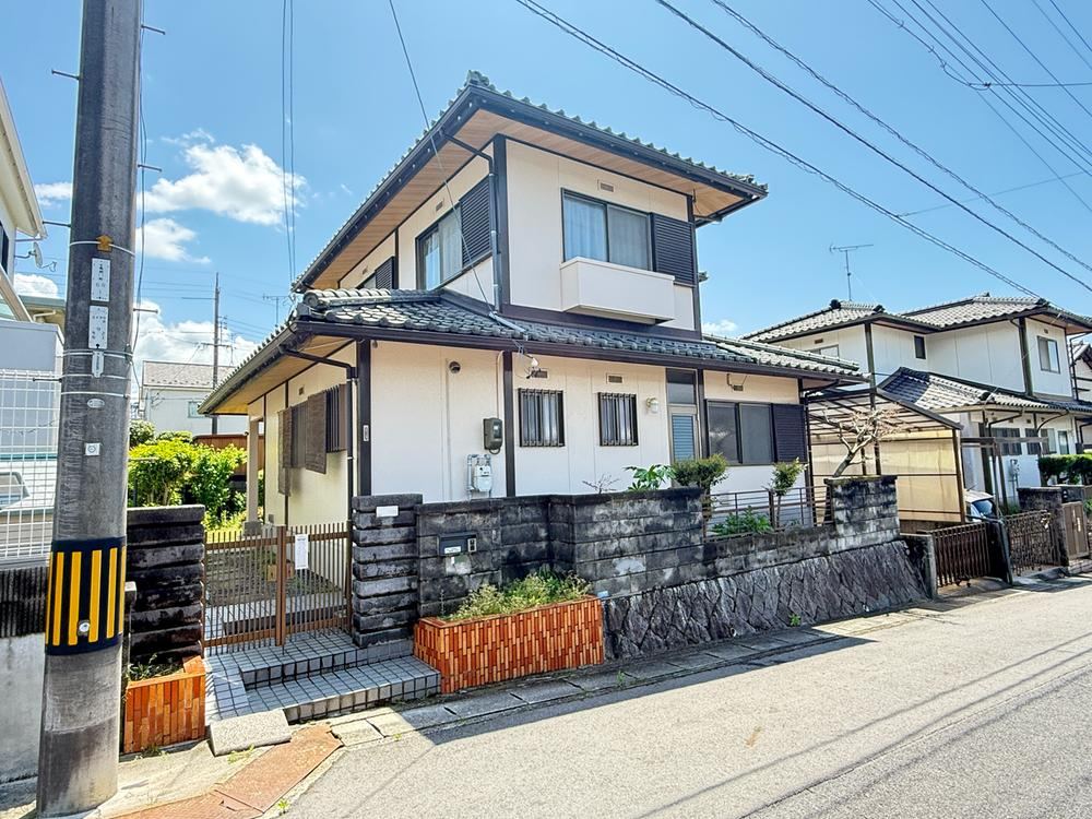4LDK house in Asakita Ward, Hiroshima - Photo 1
