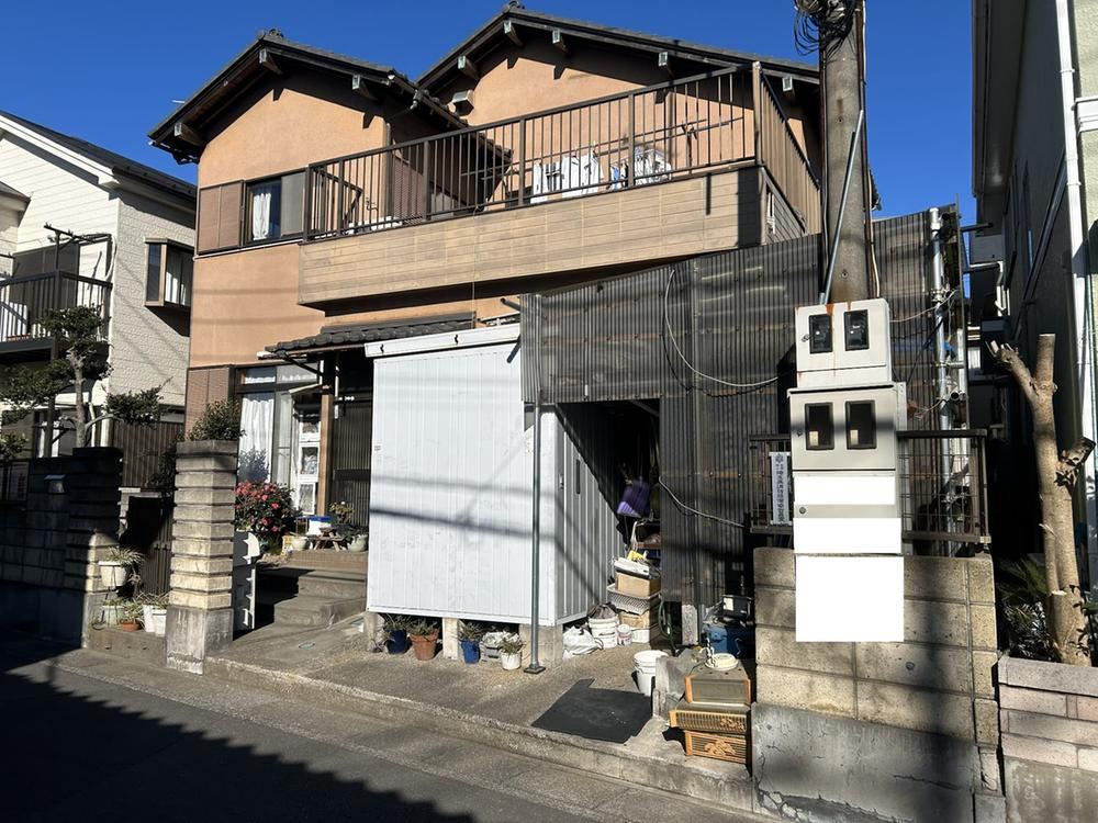 Spacious 5LDK Home with Southern Exposure in Yashio - Photo 1