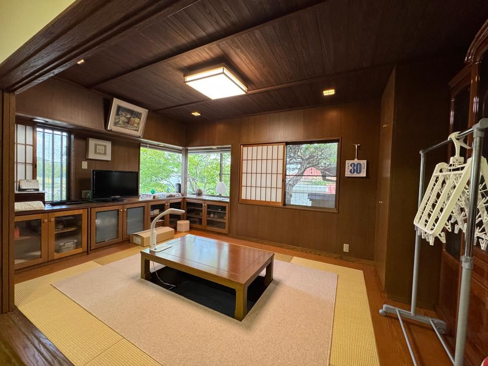 Custom 4LDK+S House with EV Charging in Maruyama - Photo 1