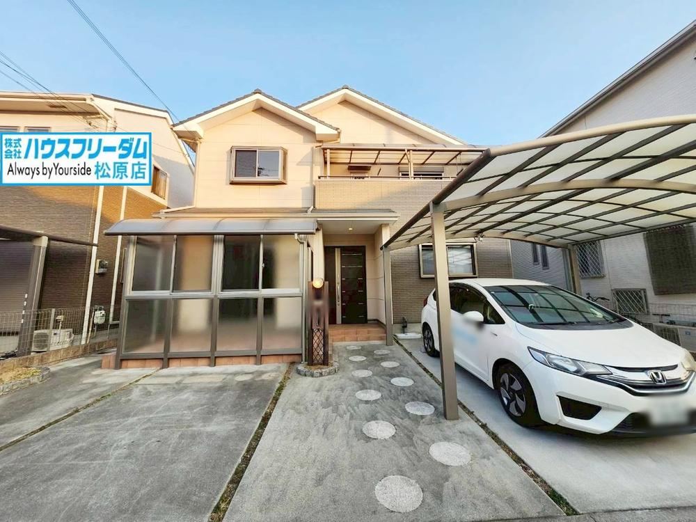 4LDK Renovated House with Carport in Sakai - Photo 1