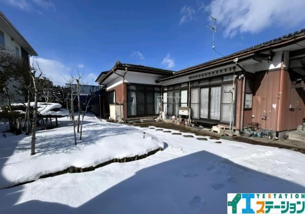Single-Story House on Over 100 Tsubo of Land - Photo 1