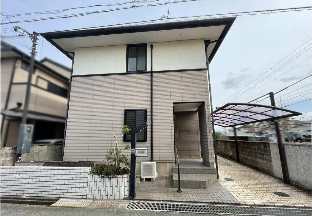 Modern 4LDK Detached House in Enoguhara - Photo 1