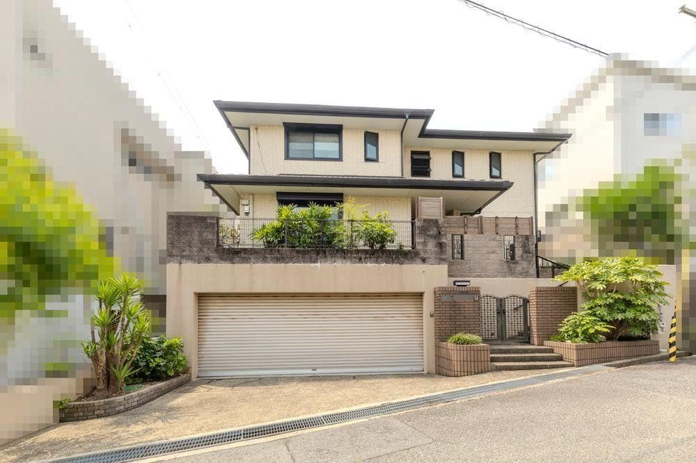 Well-Maintained 5LDK Home in Nishinomiya - Photo 1
